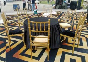 Read more about the article Chivari Chair Golden