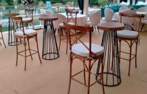 Read more about the article Bar Chair Cross back