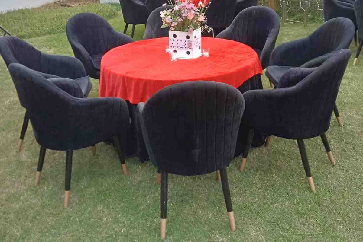 You are currently viewing Black Arm Chair